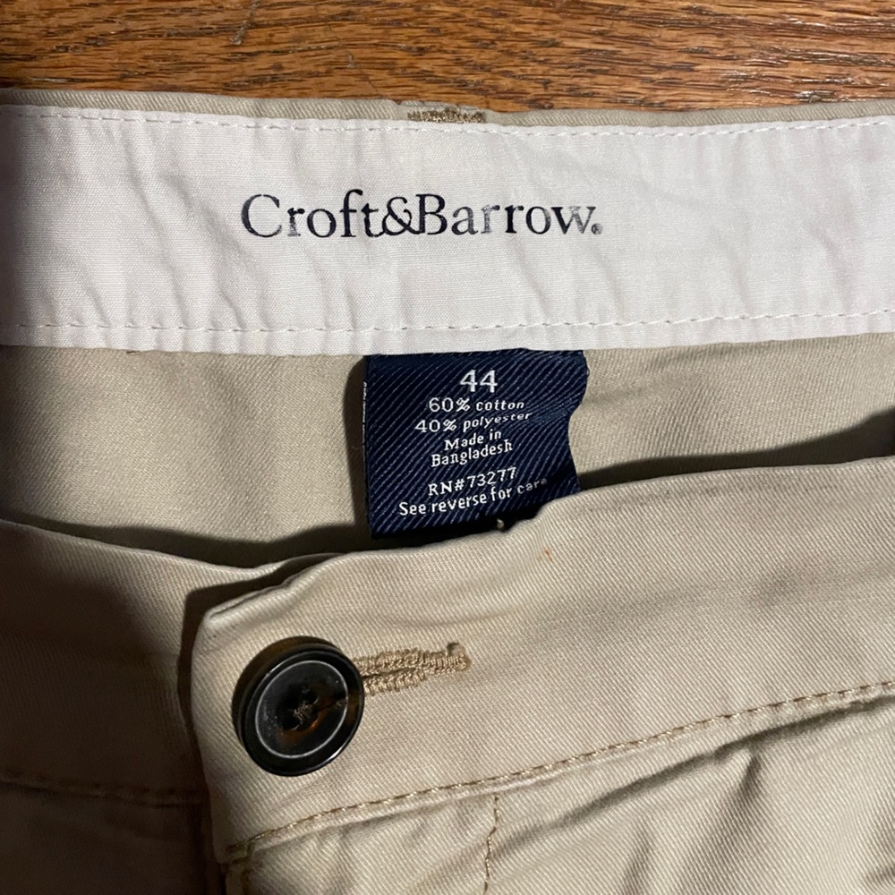 Croft & Barrow Men’s Khaki Shorts - Picture 3 of 3